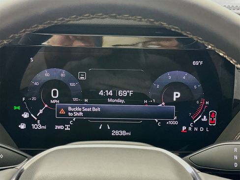 Used 2025 GMC Yukon AT4 w/ AT4 Premium Package image 13