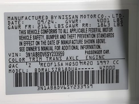 Used 2025 Nissan Sentra SR w/ SR Premium Package image 33