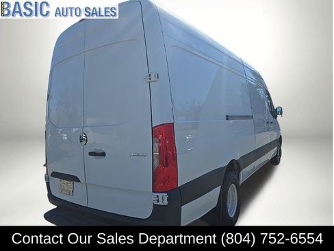 Used 2020 Freightliner Sprinter 3500 image 7