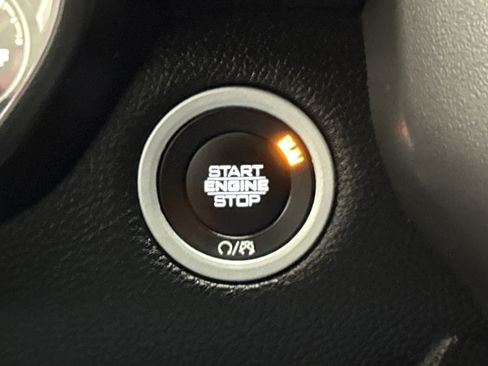 Used 2019 RAM 1500 Big Horn AWD/4WD image 30