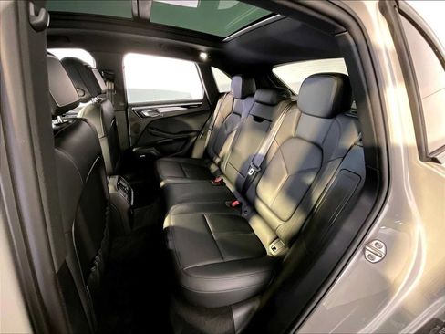 Certified 2021 Porsche Macan S AWD/4WD image 24
