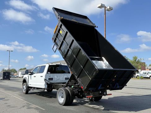 New 2025 Ford F550 4x4 Crew Cab image 4