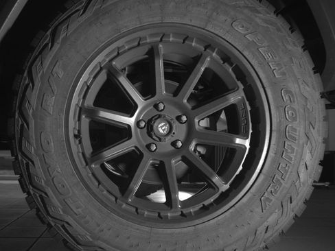 Used 2020 Jeep Wrangler Unlimited Sahara AWD/4WD image 25