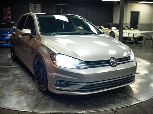 Used 2018 Volkswagen Golf 4-Door FWD image 5