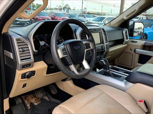 Used 2015 Ford F150 Lariat image 17