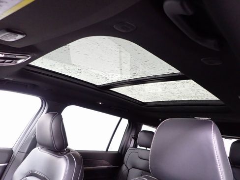 New 2025 Jeep Grand Cherokee L Limited image 5