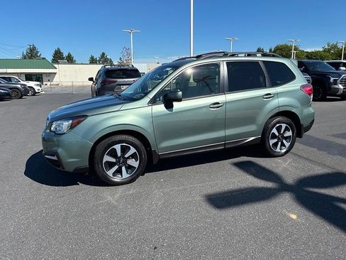 Used 2018 Subaru Forester 2.5i Premium AWD/4WD image 17