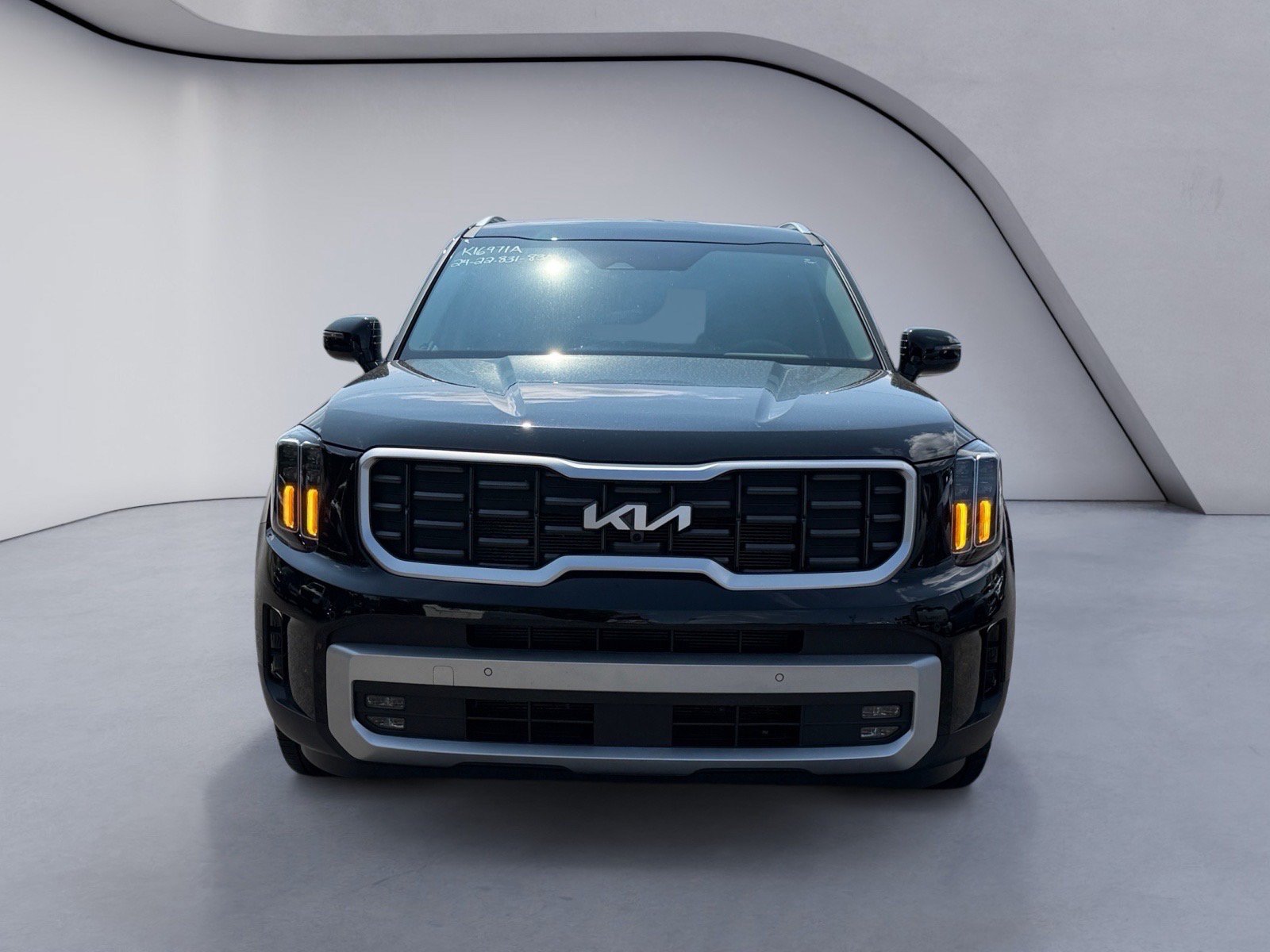 Used 2024 Kia Telluride SX w/ Towing Package FWD image 8