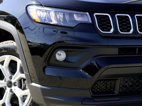 New 2026 Jeep Compass Latitude image 3