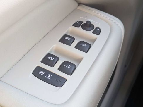 Used 2024 Volvo XC60 B5 Plus w/ Protection Package image 26