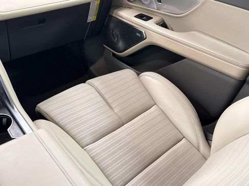 Used 2024 Lincoln Nautilus Reserve w/ Equipment Group 203A image 23