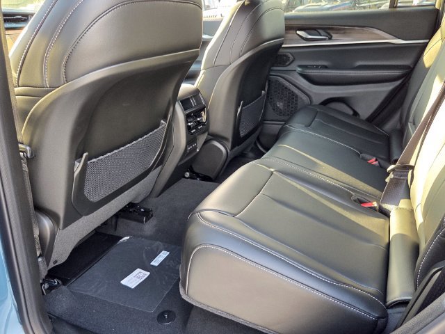 New 2027 Jeep Grand Cherokee Limited w/ Limited Altitude Package RWD image 12