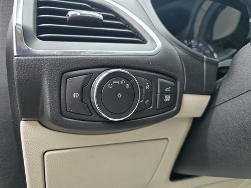 Used 2022 Ford Edge Titanium w/ Class II Trailer Tow Package image 18