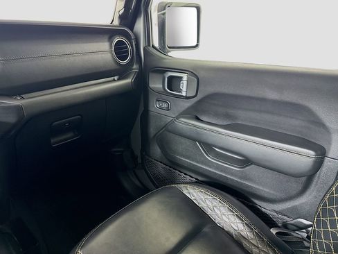 Used 2021 Jeep Wrangler Unlimited Sahara w/ Altitude image 21