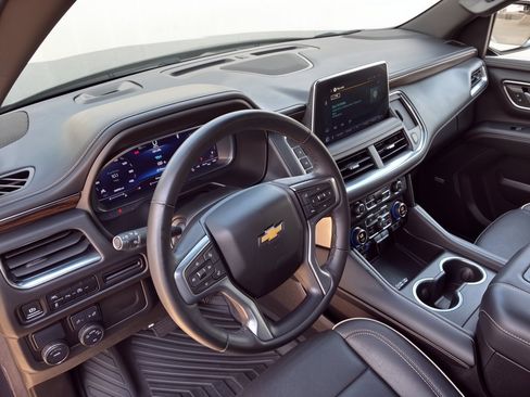 Used 2023 Chevrolet Tahoe Premier RWD image 4