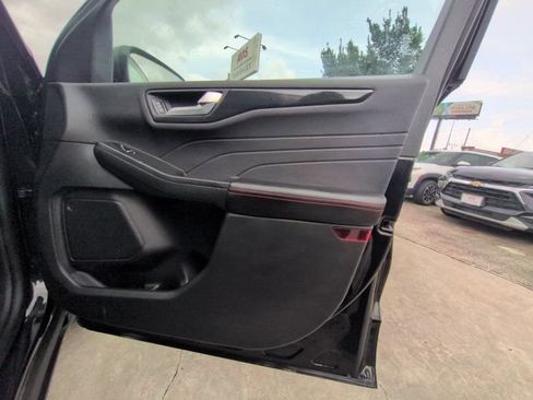 Used 2025 Ford Escape ST-Line AWD/4WD image 32