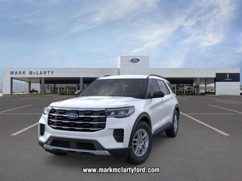 New 2026 Ford Explorer Active image 2