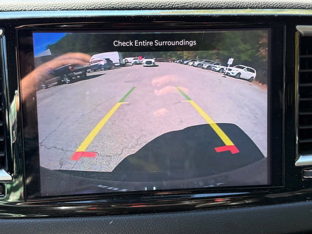 Used 2025 Chrysler Pacifica Select FWD image 15