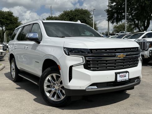 Used 2024 Chevrolet Tahoe Premier RWD image 2