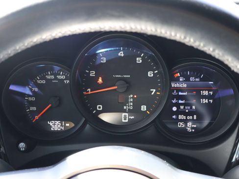 Used 2021 Porsche Macan AWD/4WD image 19