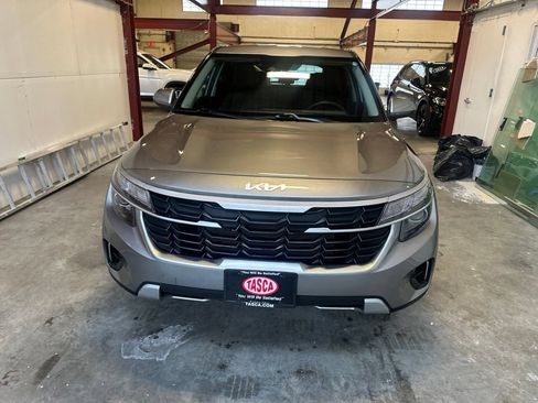 Used 2024 Kia Seltos LX AWD/4WD image 6