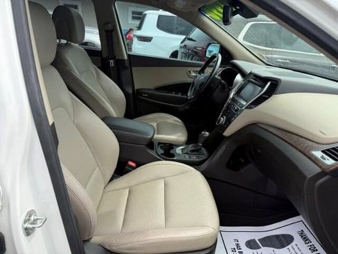 Used 2017 Hyundai Santa Fe Limited FWD image 11