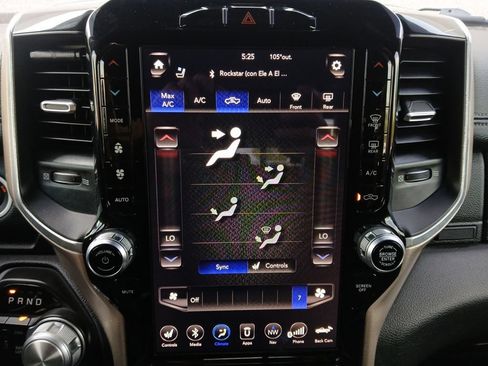 Used 2019 RAM 1500 Laramie AWD/4WD image 4