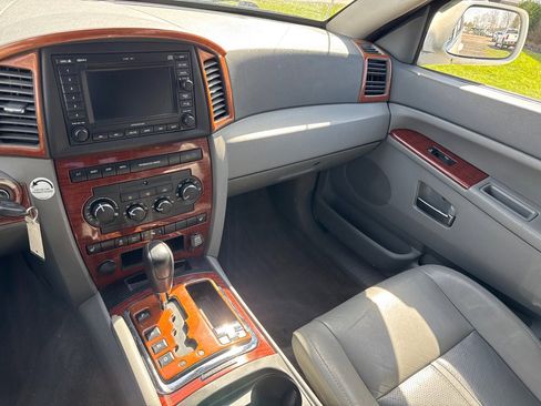 Used 2005 Jeep Grand Cherokee Limited image 15