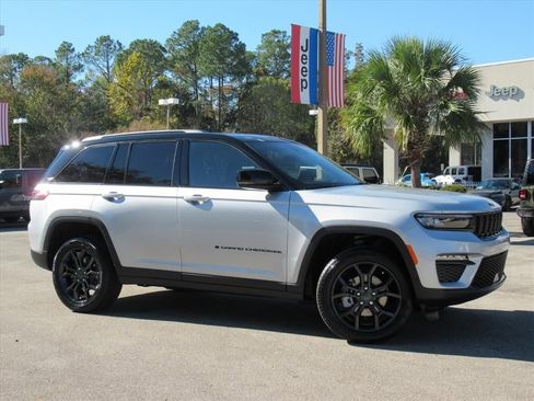New 2025 Jeep Grand Cherokee Limited image 2
