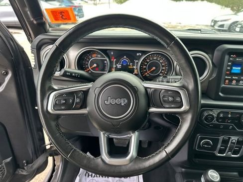 Used 2018 Jeep Wrangler Unlimited Sahara w/ Cold Weather Group image 18