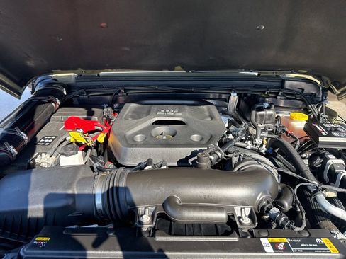 Used 2025 Jeep Wrangler Willys image 37