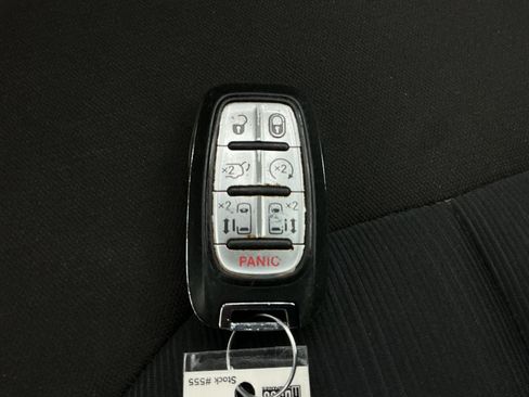 Used 2020 Chrysler Pacifica Touring w/ Advanced Safetytec Group FWD image 41