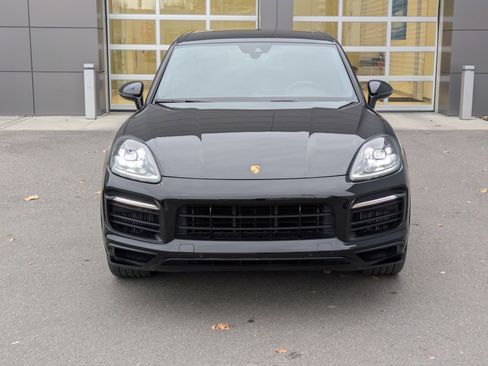 Used 2022 Porsche Cayenne GTS image 9