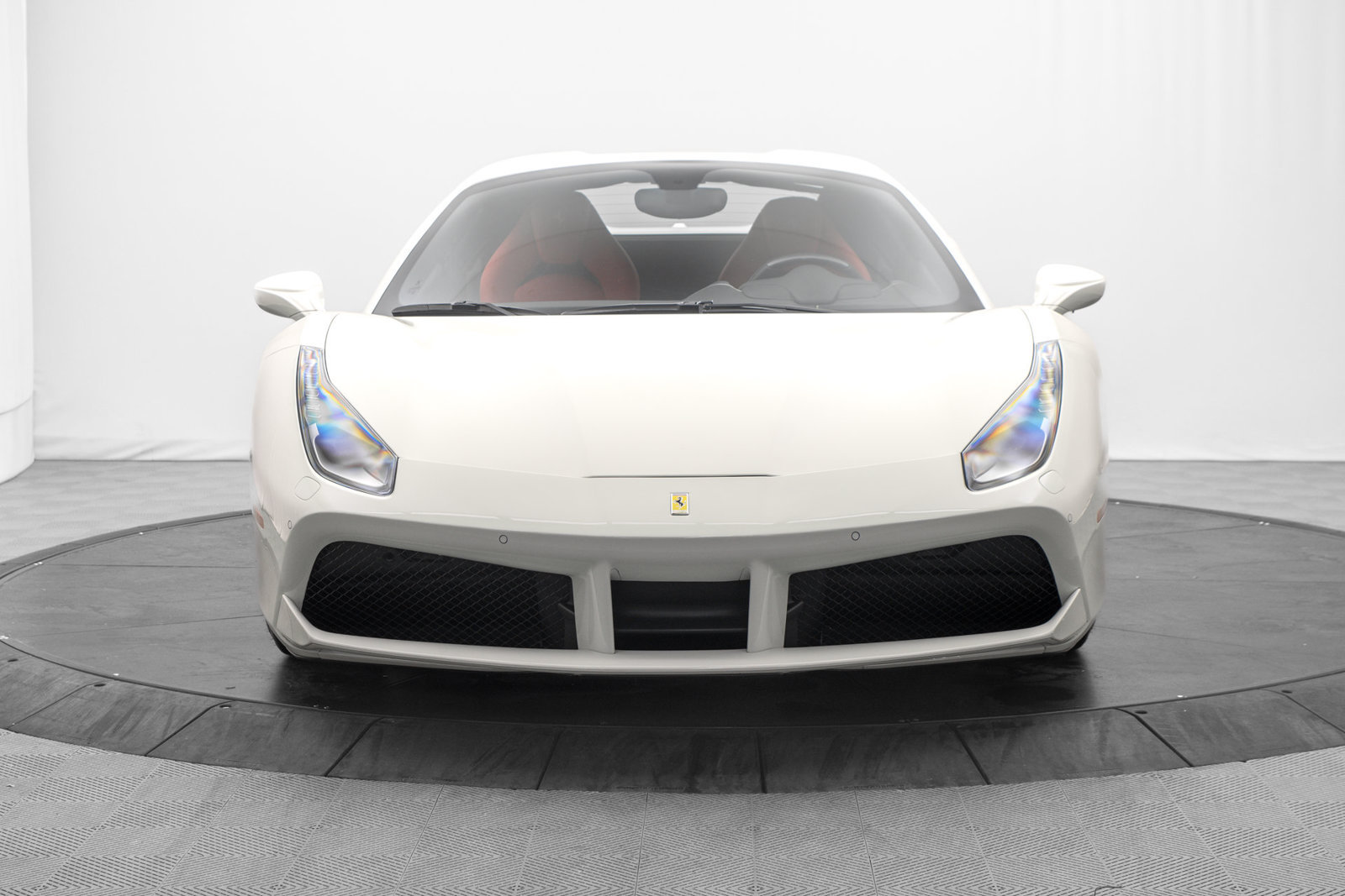 Used 2019 Ferrari 488 Spider RWD image 10