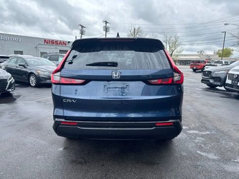 Used 2023 Honda CR-V EX image 3