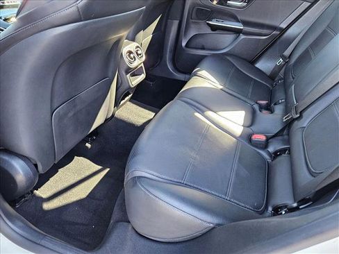 Used 2024 Mercedes-Benz GLC 300 image 17