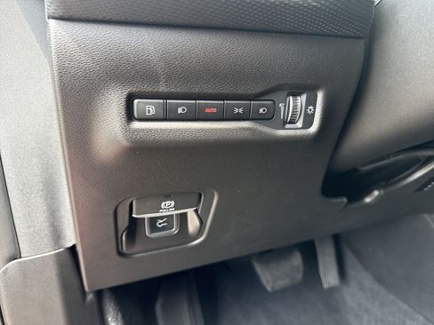 New 2026 Jeep Cherokee Overland w/ Advanced Pro Tech Group AWD/4WD image 31