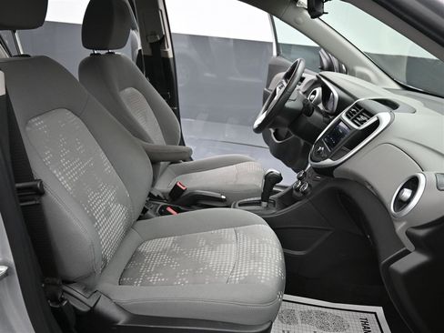 Used 2020 Chevrolet Sonic LT FWD image 10