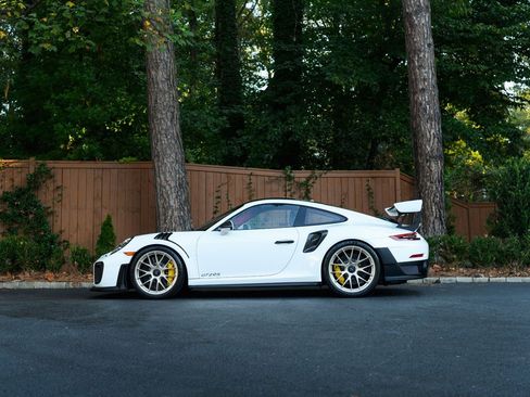 Used 2018 Porsche 911 GT2 RS image 2