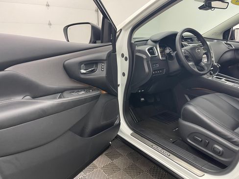 Used 2024 Nissan Murano SL FWD image 17