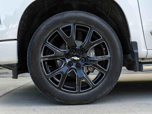 Used 2023 Chevrolet Silverado 1500 High Country image 14