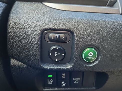 Used 2024 Honda Ridgeline Sport image 19