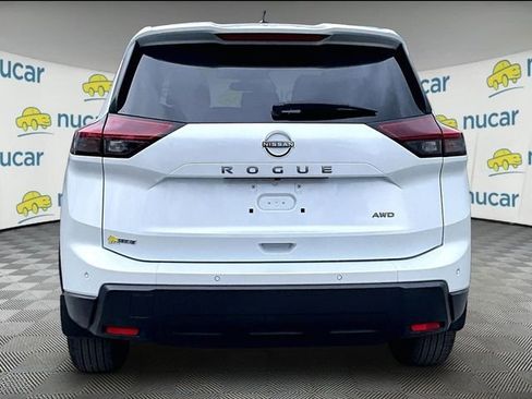 Used 2025 Nissan Rogue S AWD/4WD image 4