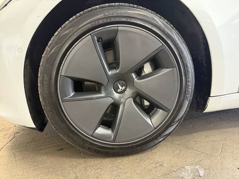 Used 2021 Tesla Model 3 Long Range AWD/4WD image 25