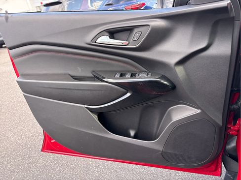 Certified 2026 Chevrolet Trax RS w/ Driver Confidence Package image 25