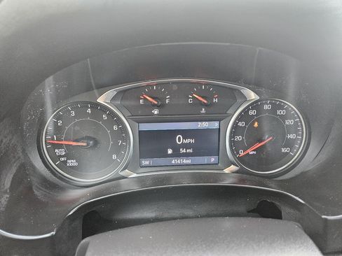 Used 2024 GMC Terrain SLT image 25