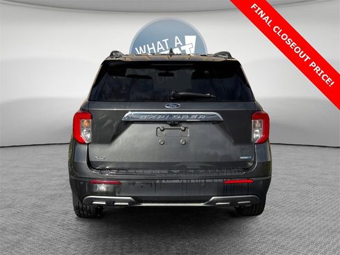 Used 2020 Ford Explorer XLT w/ Equipment Group 202A image 5