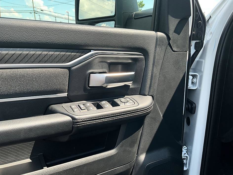 New 2026 RAM 3500 Big Horn AWD/4WD image 13