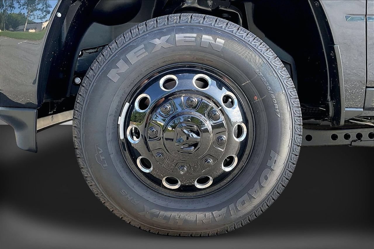 New 2026 RAM 3500 Big Horn AWD/4WD image 31