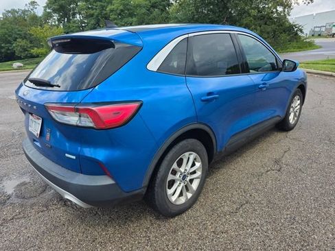 Used 2020 Ford Escape SE FWD image 3